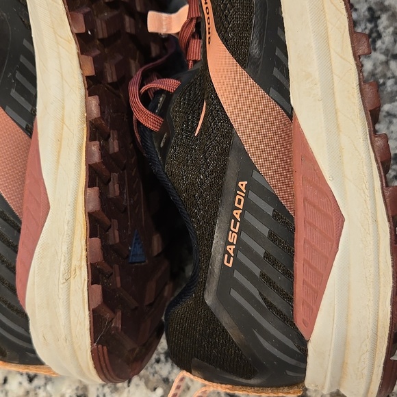BROOKS CASCADIA 15 TRAIL RUNNING SHOES. SIZE 8.5 - Picture 9 of 13